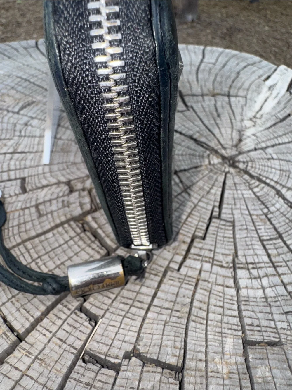 Jimmy Choo Black Leather Zip Wallet - Picture 8 of 9